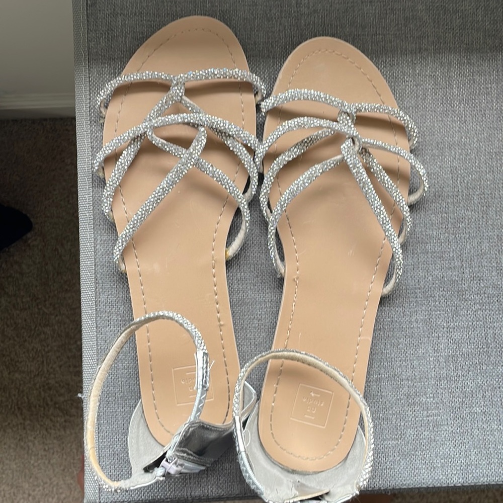 Twisted crystal strap sandal